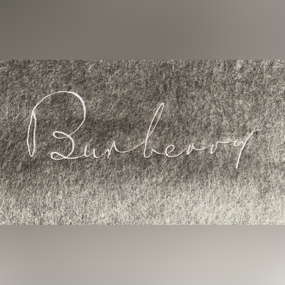 Burberry Solid Cursive Logo 100% Cashmere Scarf In Medium Gray Size 12”x 74” - Picture 8 of 9